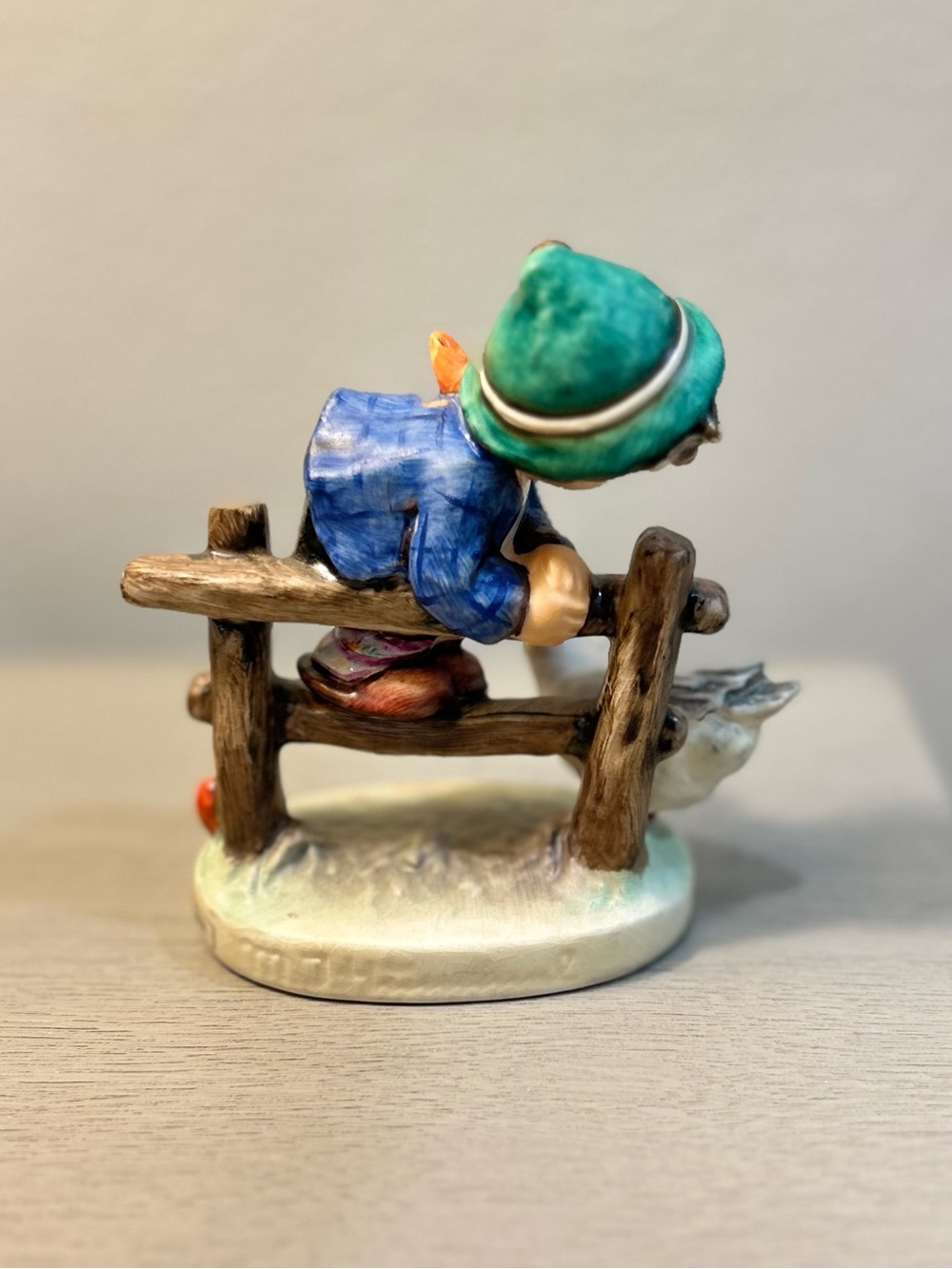 Vintage Hummel Goebel "Barnyard Hero" Figurine - Charming Cottagecore Collection - Picture 3 of 9